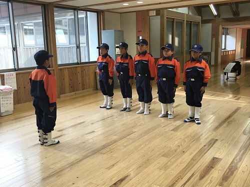 少年消防クラブ練習中