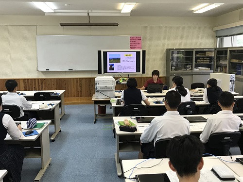 津野山畜産公社　玉川さん来校　
