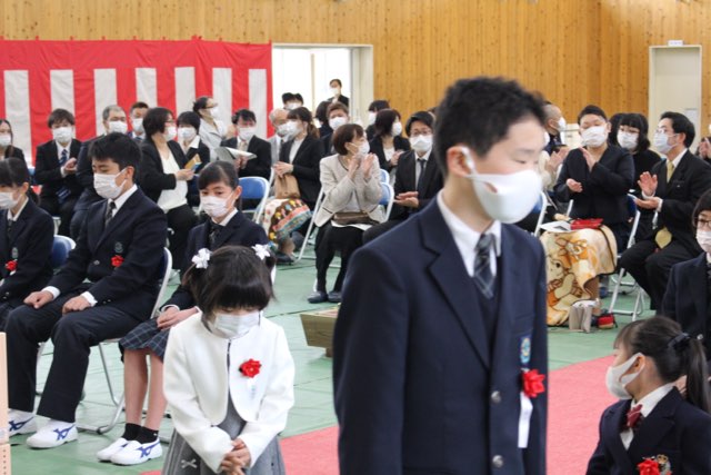 93282249-DBB5-4E35-8F40-FB0CAEF7BD26