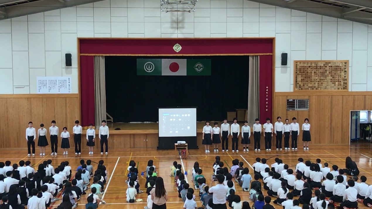 合同集会　９年生修学旅行発表　７月１０日